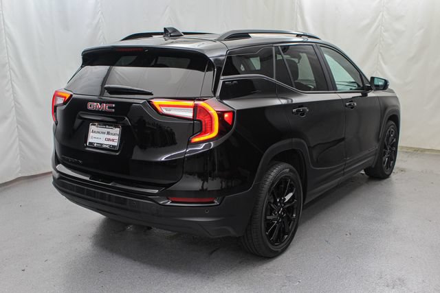 Used 2023 GMC Terrain SLE w/ Elevation Edition FWD image 9