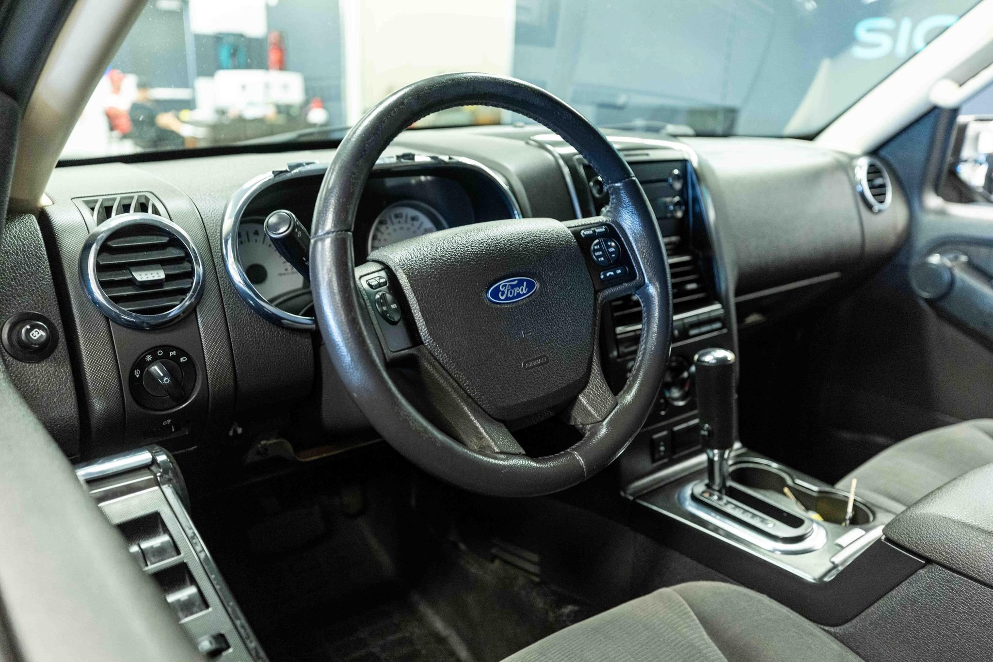 Used 2010 Ford Explorer Sport Trac XLT RWD image 9