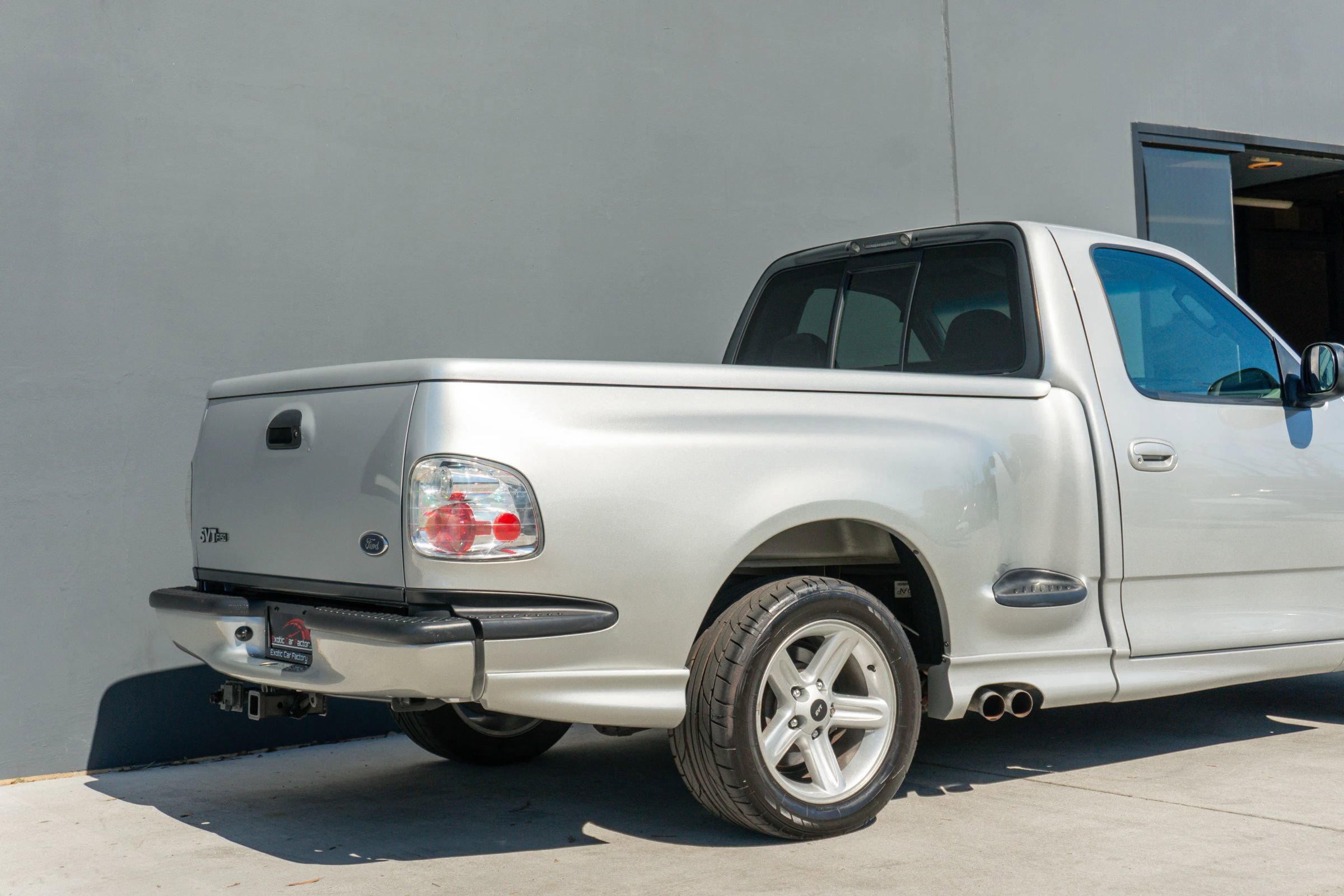 Used 2004 Ford F150 Lightning RWD image 36