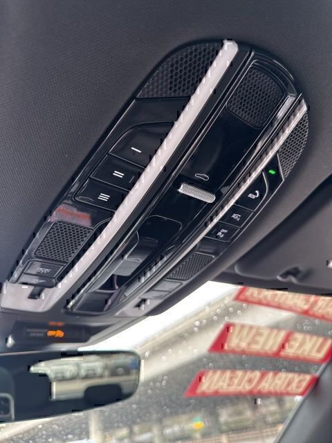 Used 2020 Porsche Cayenne image 25