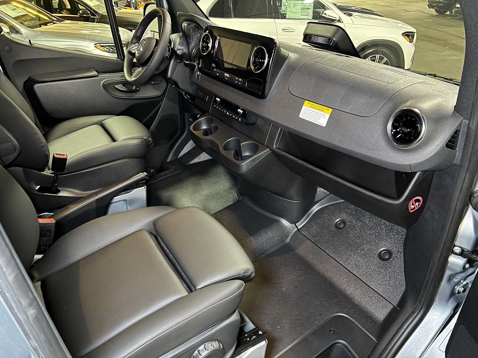 Used 2025 Mercedes-Benz Sprinter 2500 image 11