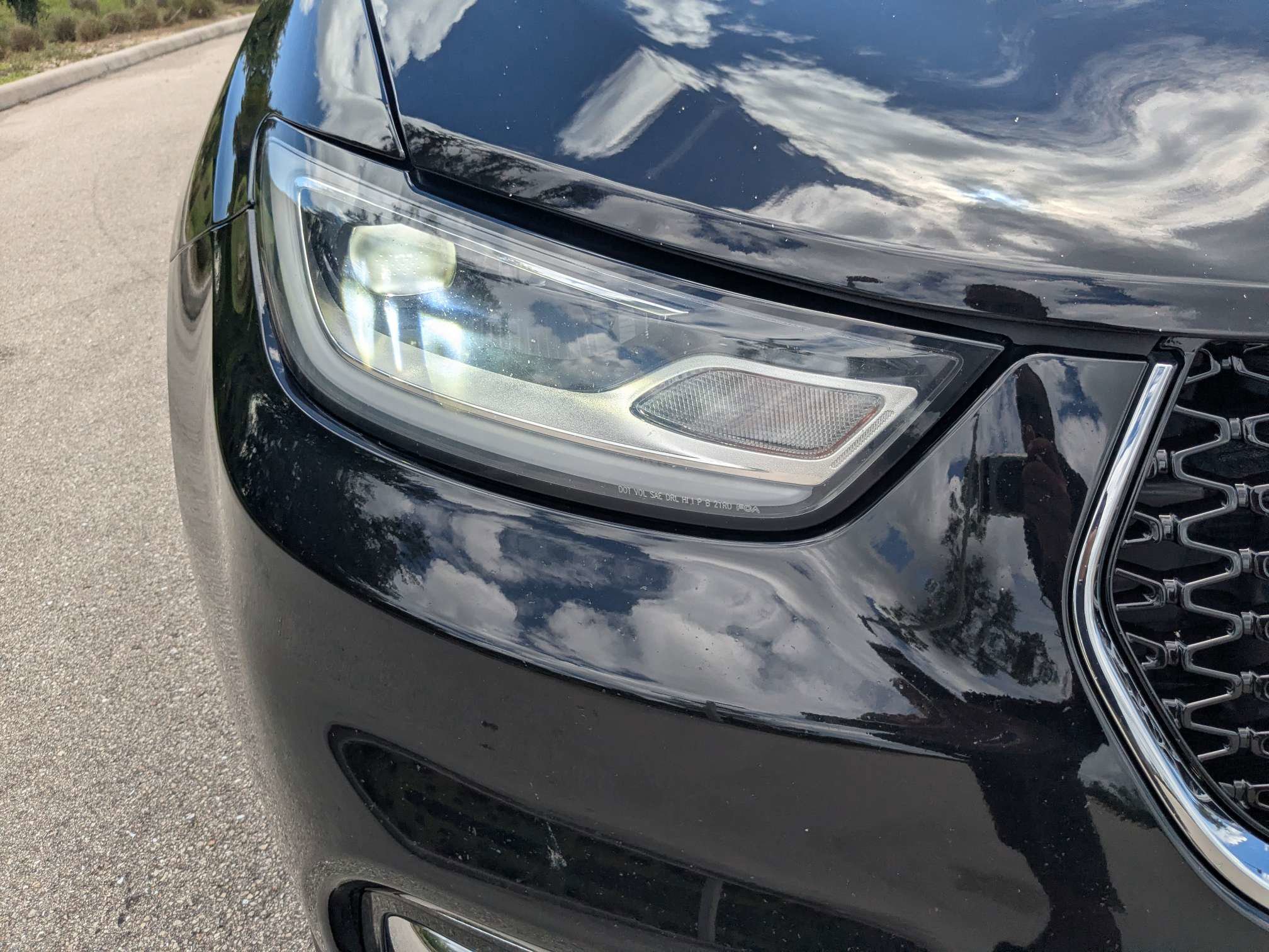 Used 2024 Chrysler Pacifica Touring-L FWD image 10