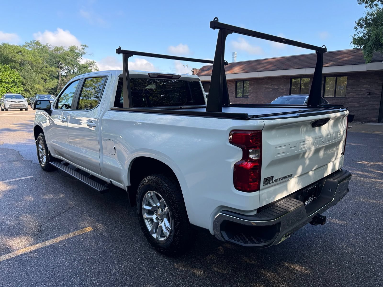 Used 2025 Chevrolet Silverado 1500 LT AWD/4WD image 3