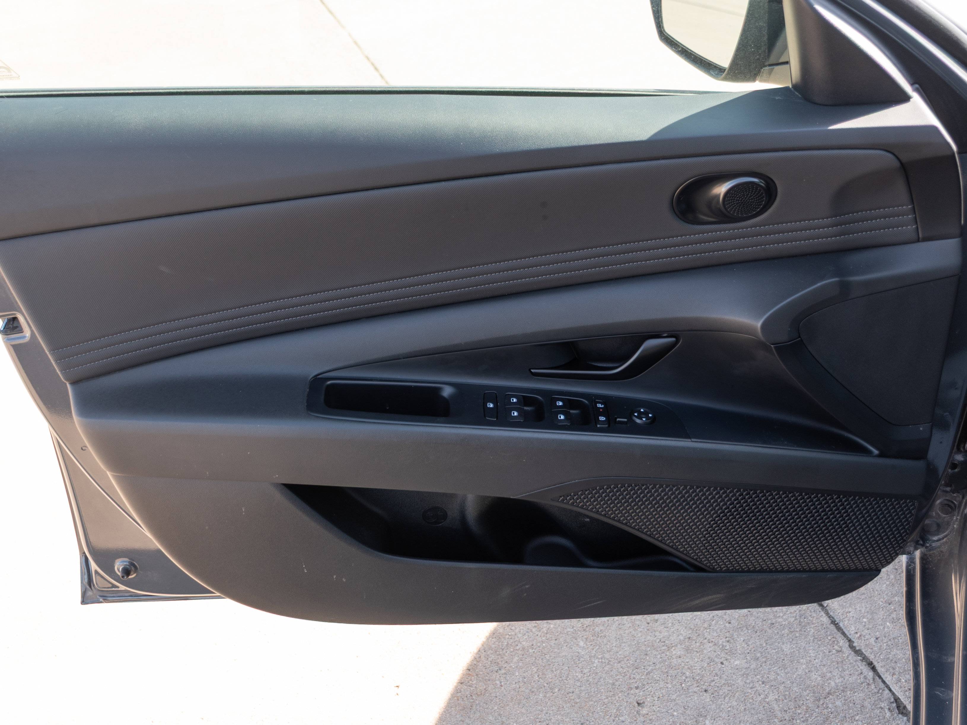 Used 2025 Hyundai Elantra Sport image 9