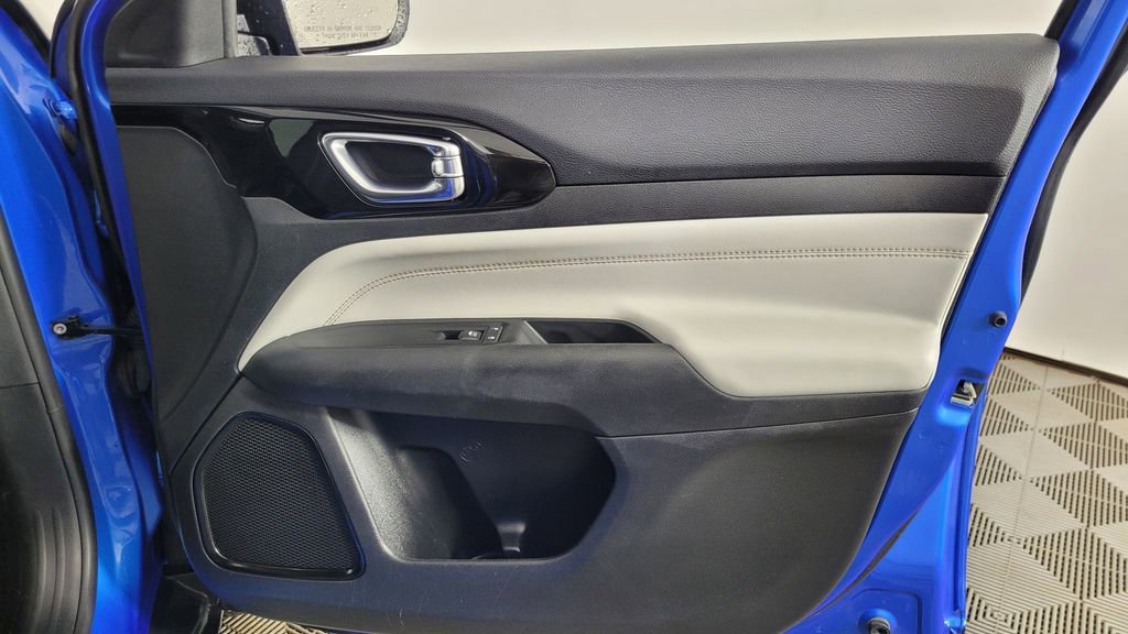 Used 2022 Jeep Compass Limited image 36