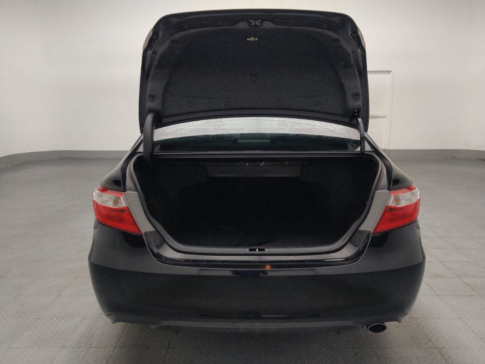 Used 2015 Toyota Camry SE FWD image 29