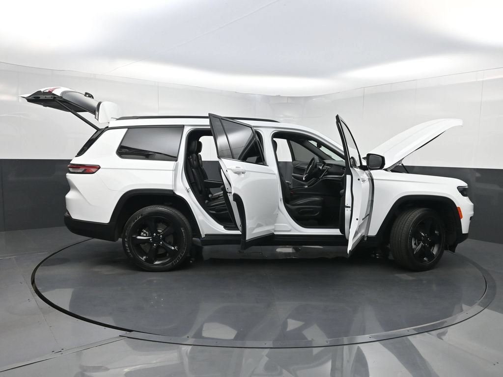 Used 2023 Jeep Grand Cherokee L Laredo AWD/4WD image 39