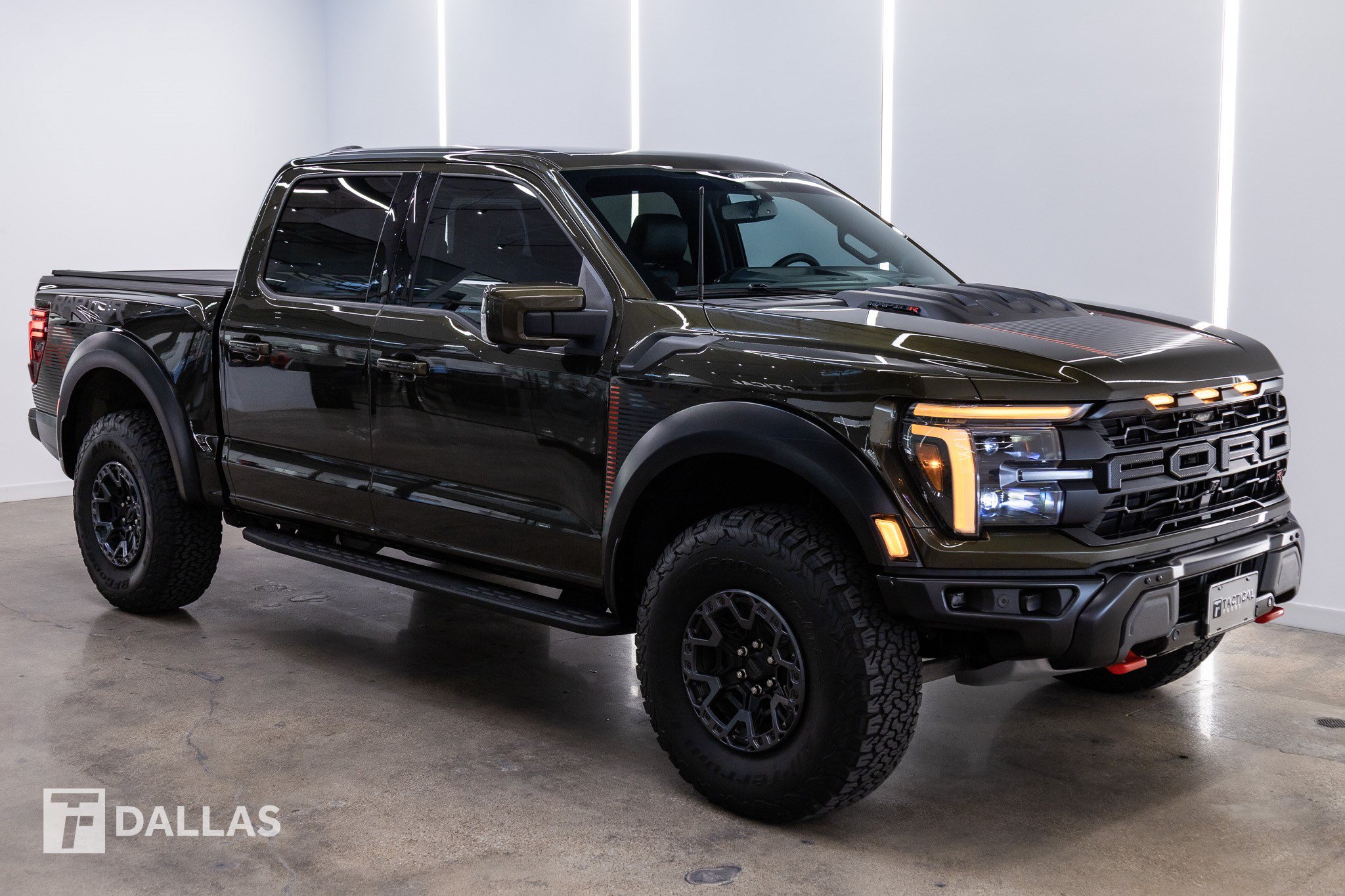 Used 2026 Ford F150 Raptor w/ Equipment Group 803A Raptor R AWD/4WD image 18