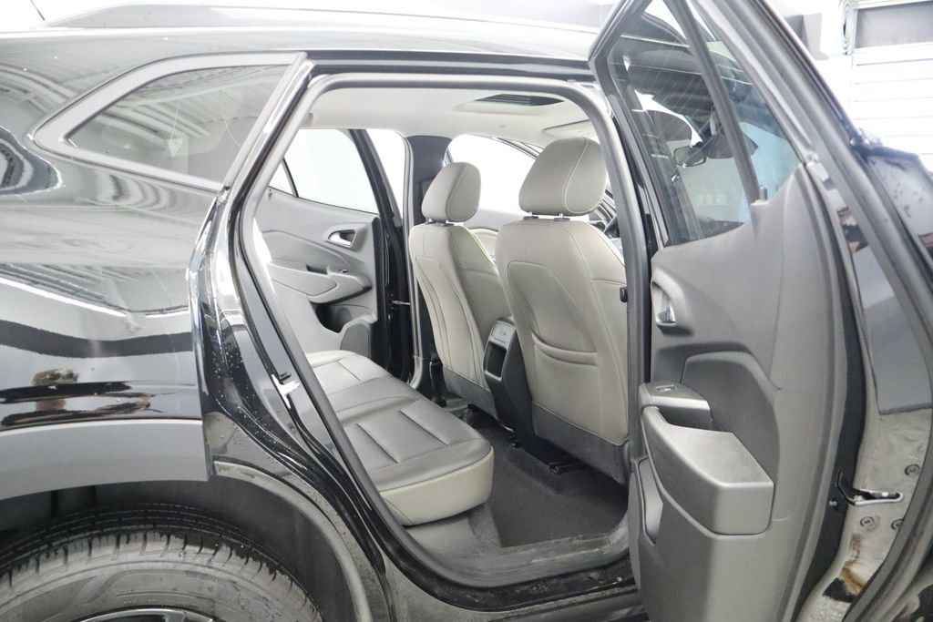 Used 2024 Chevrolet Trax ACTIV w/ Sunroof Package image 31