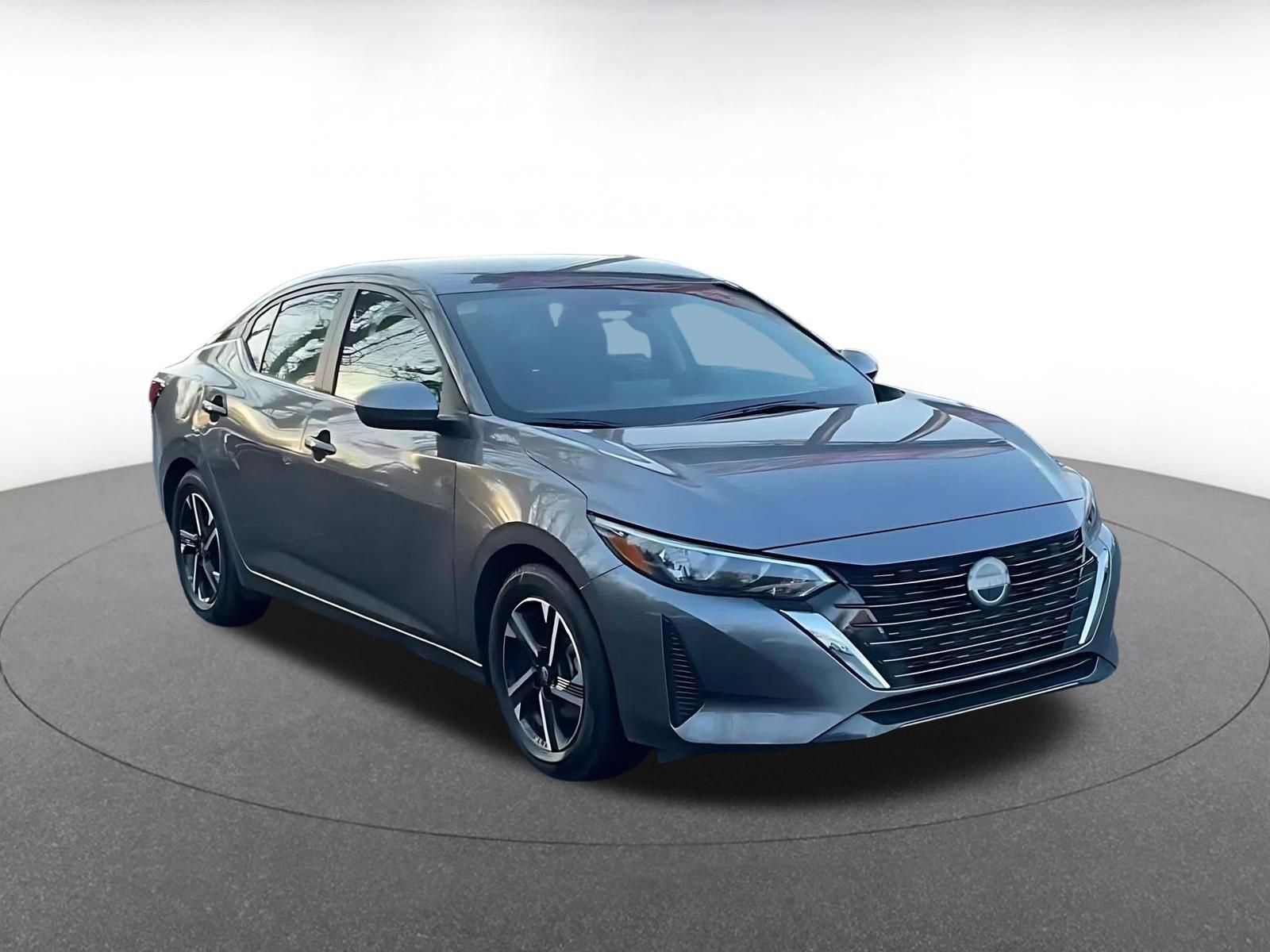 Used 2025 Nissan Sentra SV image 3