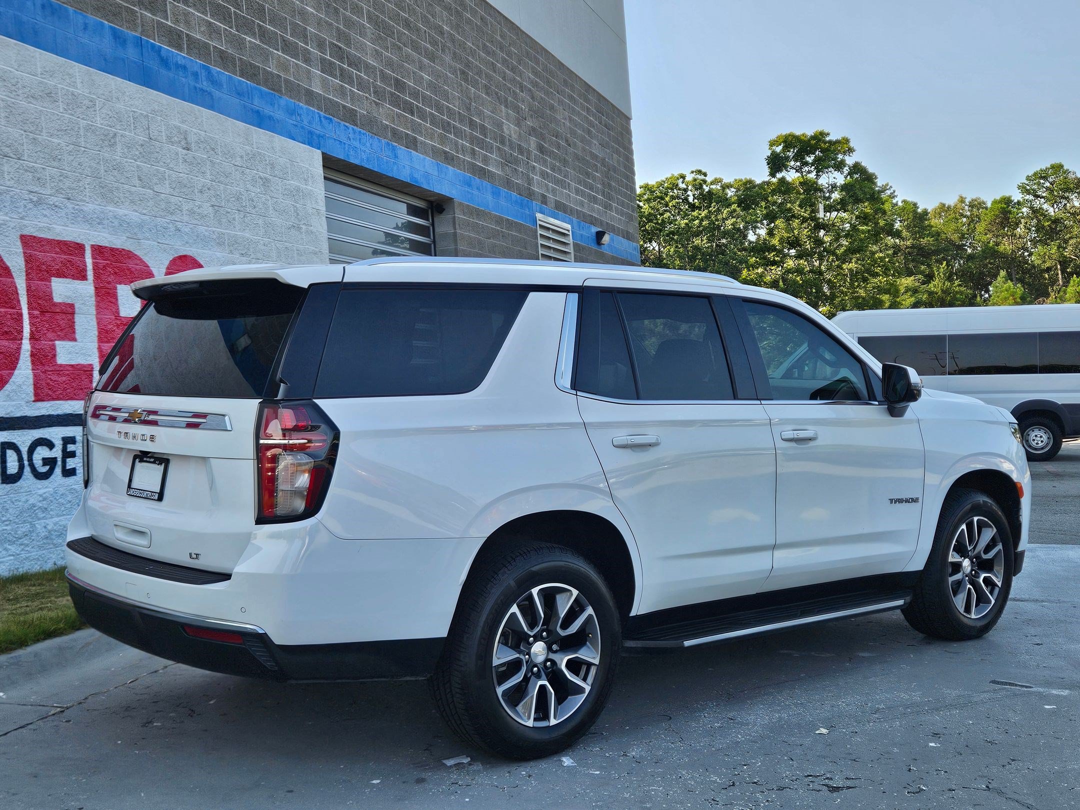 Used 2021 Chevrolet Tahoe LT w/ LT Signature Package AWD/4WD image 7