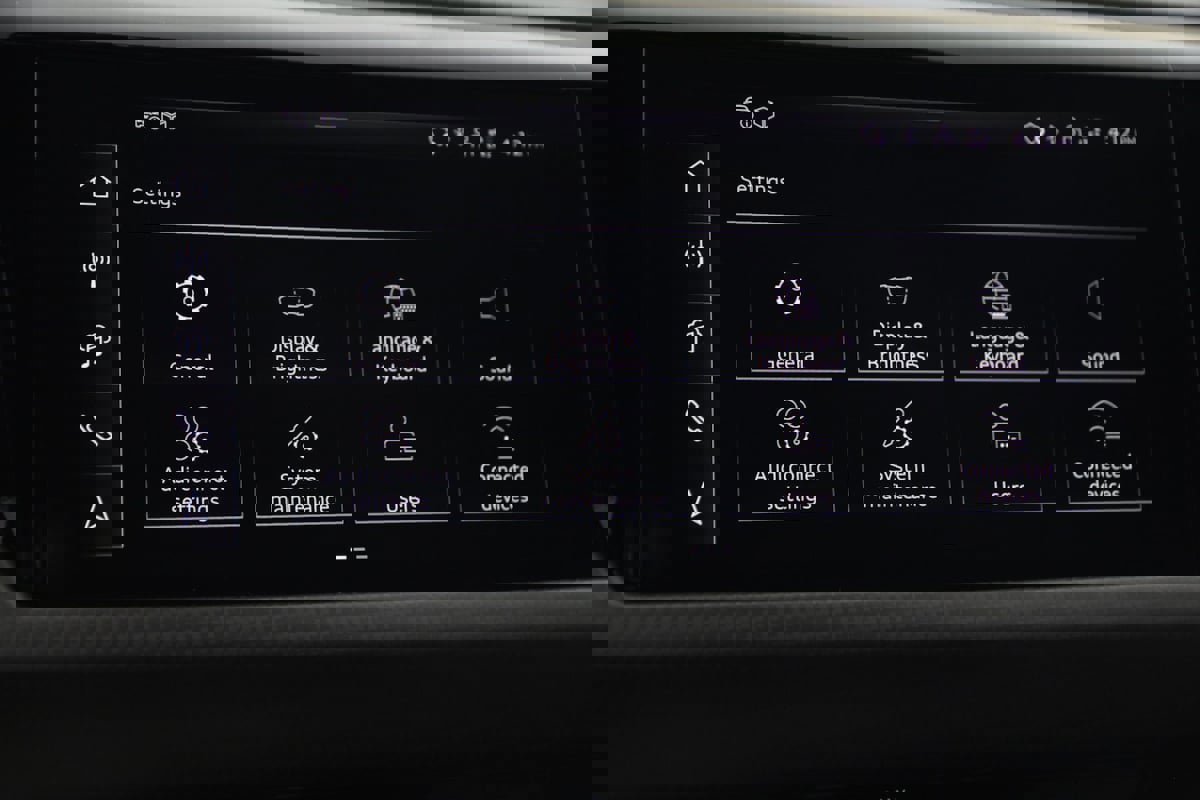 Used 2024 Audi RS e-tron GT w/ Carbon Performance Package image 65