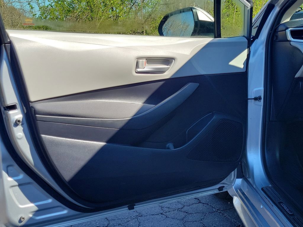 Used 2020 Toyota Corolla LE image 11