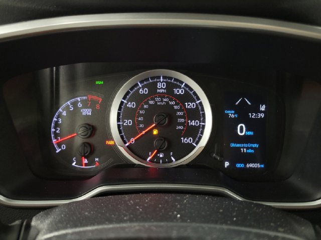 Used 2021 Toyota Corolla SE w/ SE Preferred Package FWD image 21