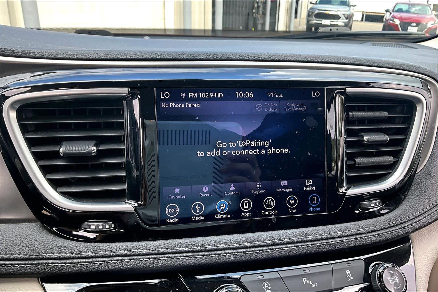 Used 2018 Chrysler Pacifica Limited FWD image 30