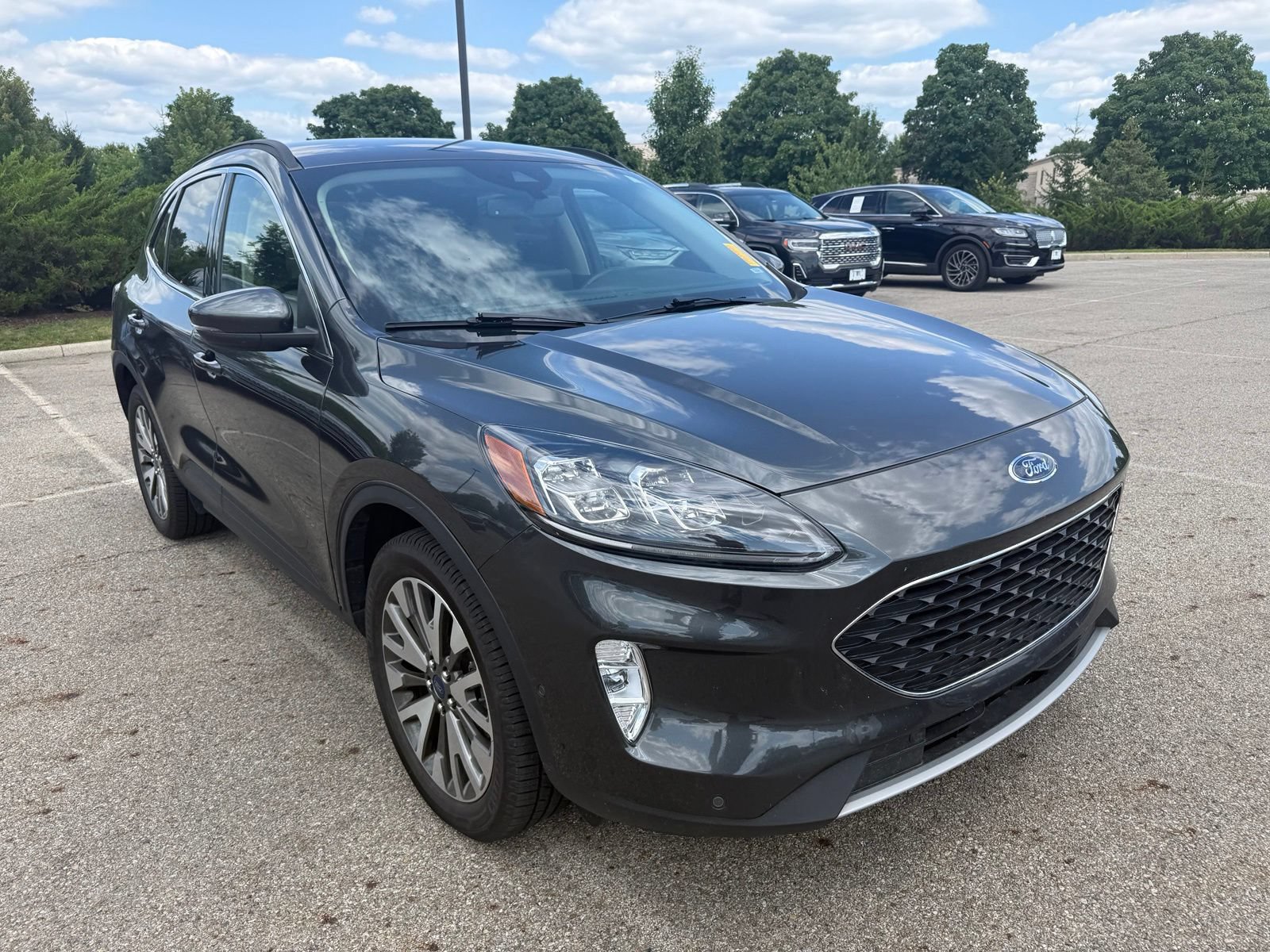 Used 2020 Ford Escape Titanium AWD/4WD image 3