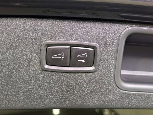 Certified 2025 Porsche Macan image 21