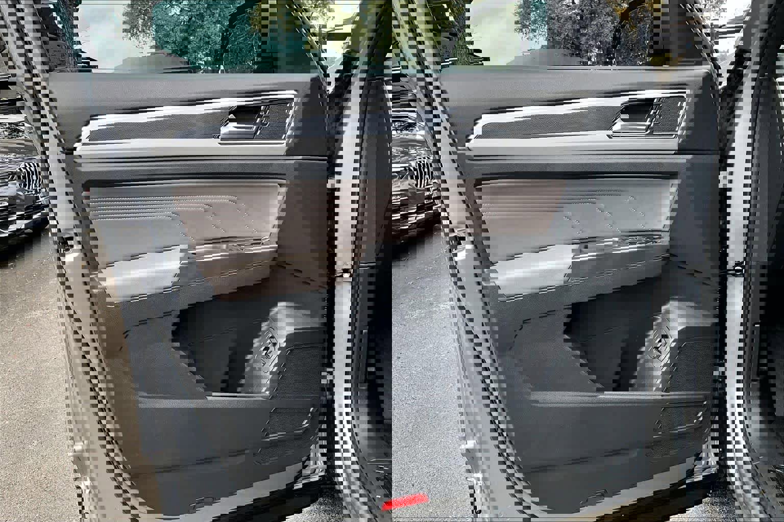 Used 2023 Volkswagen Atlas Cross Sport SEL image 22