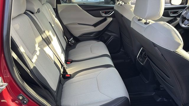 Used 2022 Subaru Forester Premium image 32