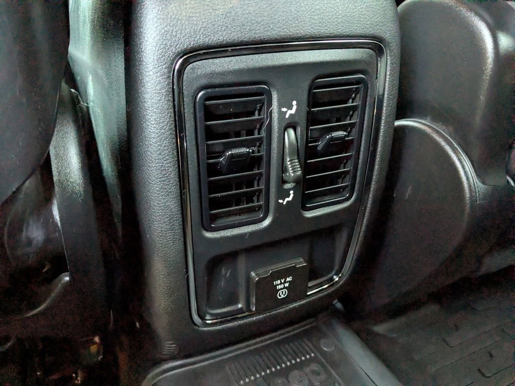 Used 2021 Jeep Grand Cherokee Laredo X image 17