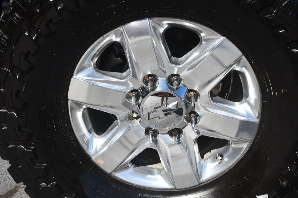 Used 2020 Chevrolet Silverado 2500 LTZ w/ LTZ Plus Package AWD/4WD image 14