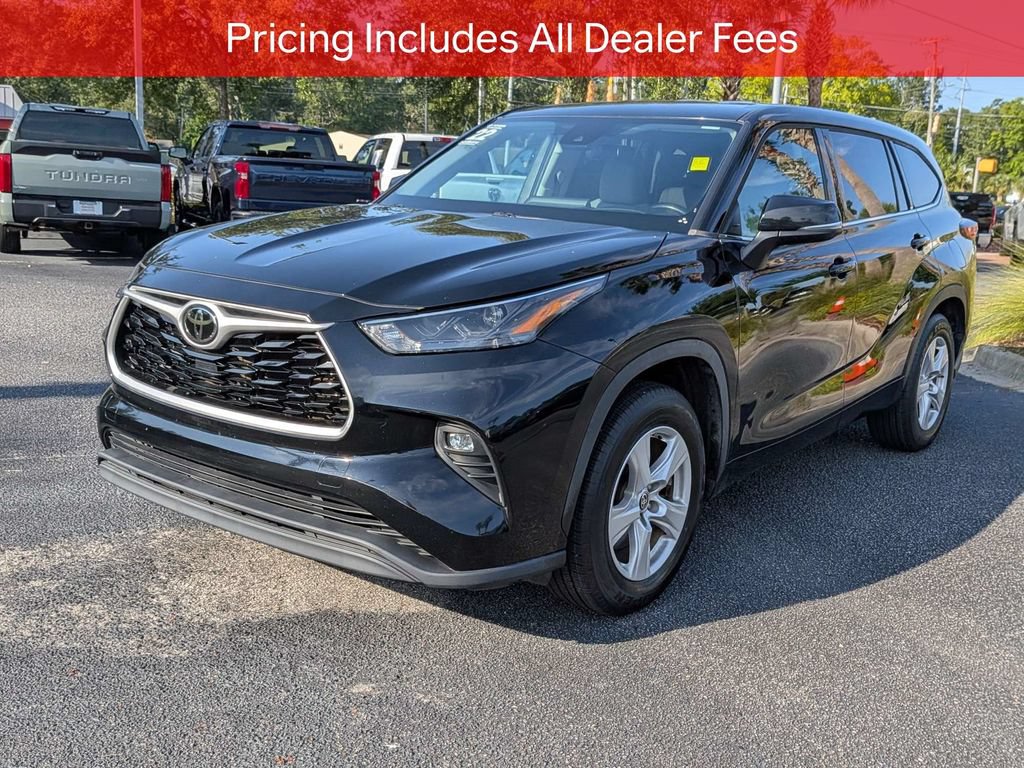 Used 2022 Toyota Highlander LE FWD image 9