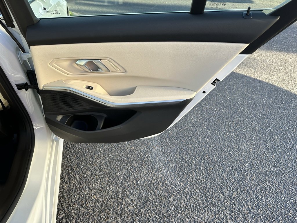 Used 2025 BMW 330i Sedan w/ Premium Package image 19