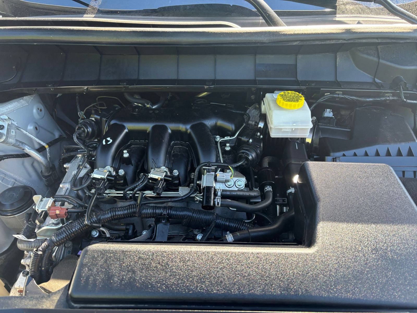 Used 2025 Nissan Pathfinder SV FWD image 28