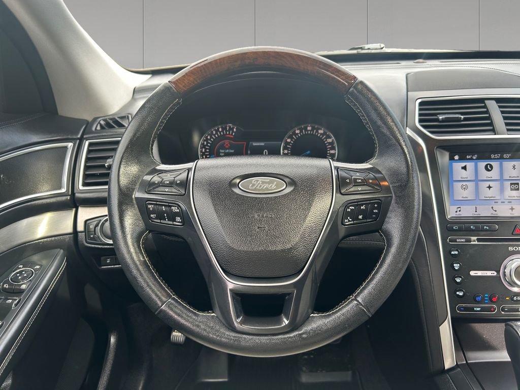 Used 2017 Ford Explorer Platinum image 13
