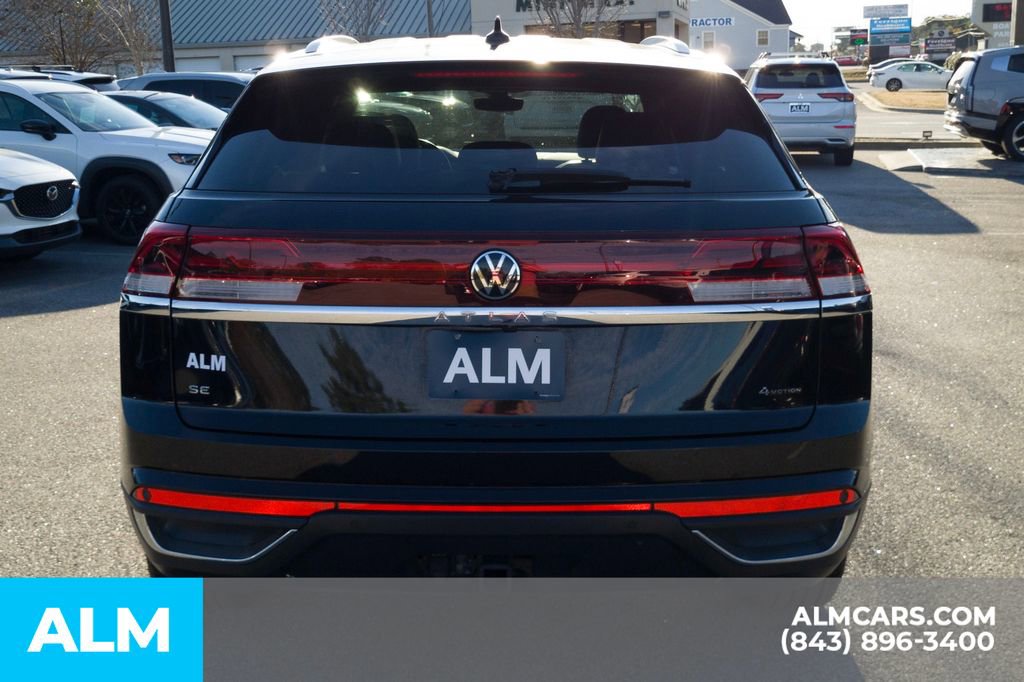 Used 2024 Volkswagen Atlas Cross Sport SE image 6