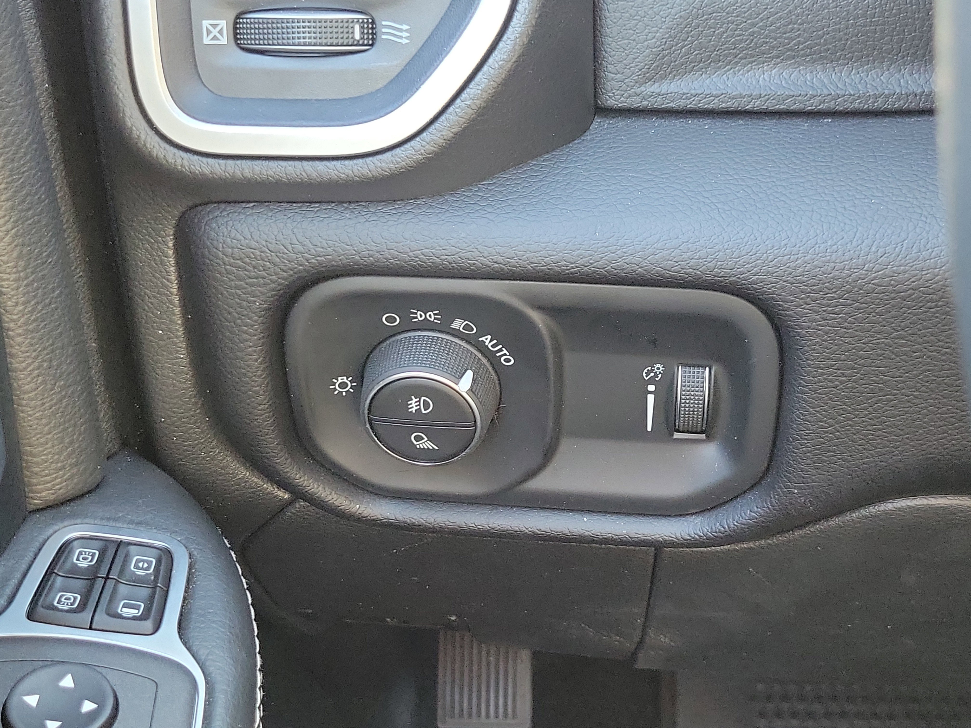 Used 2024 RAM 2500 Big Horn w/ Bed Utility Group image 10