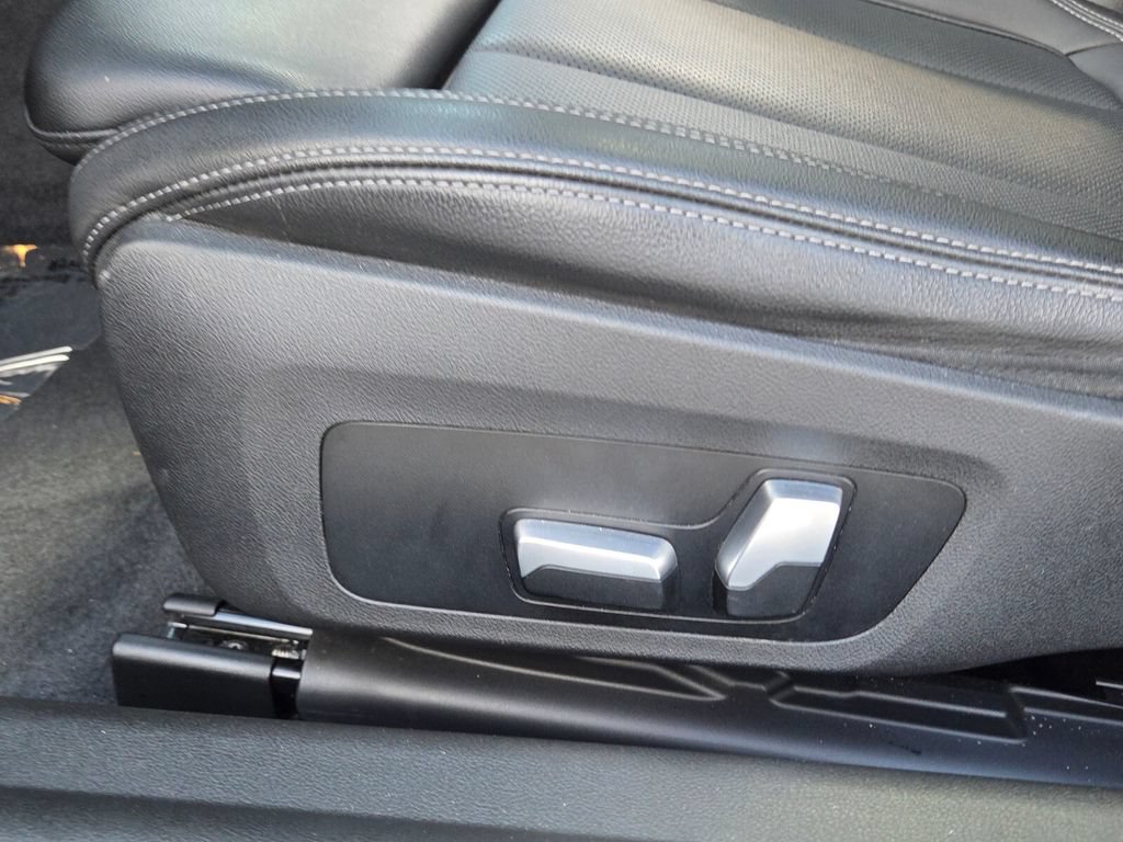 Used 2023 BMW M240i Coupe RWD image 10