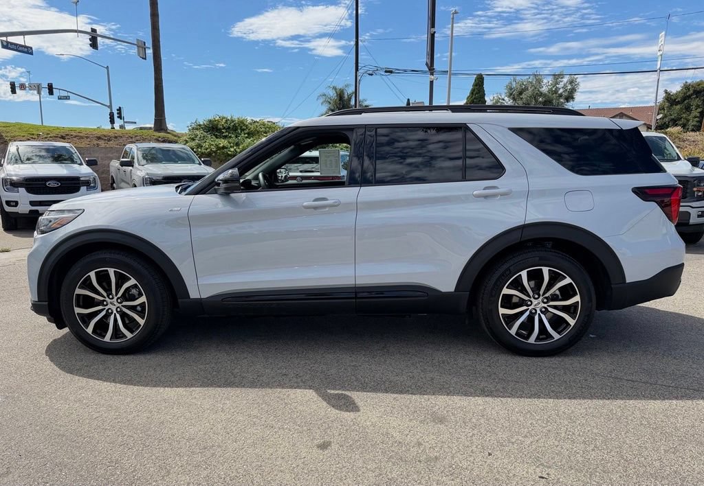Used 2026 Ford Explorer ST-Line RWD image 5