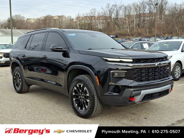 Certified 2026 Chevrolet Traverse Z71 w/ LPO, Floor Liner Package AWD/4WD image 2