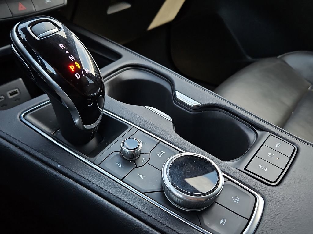 Used 2025 Cadillac XT4 Premium Luxury image 19