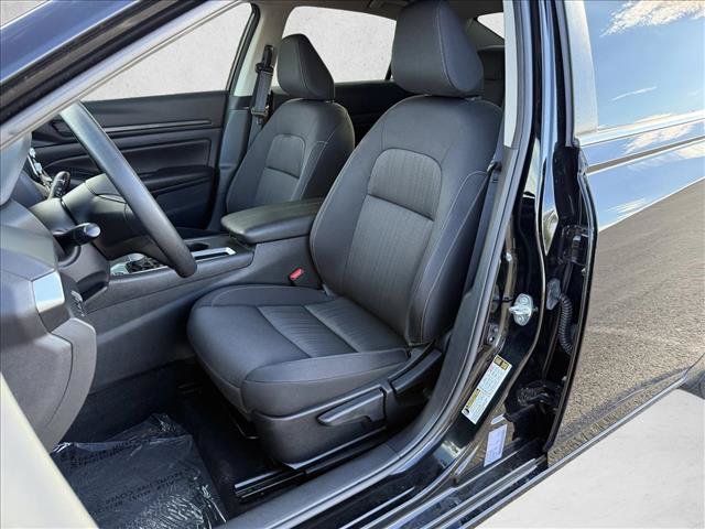Used 2024 Nissan Altima 2.5 S FWD image 10
