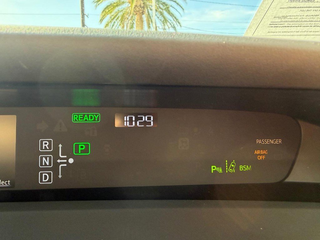 Used 2018 Toyota Prius Two w/ Prius Two Safety Plus Package FWD image 31