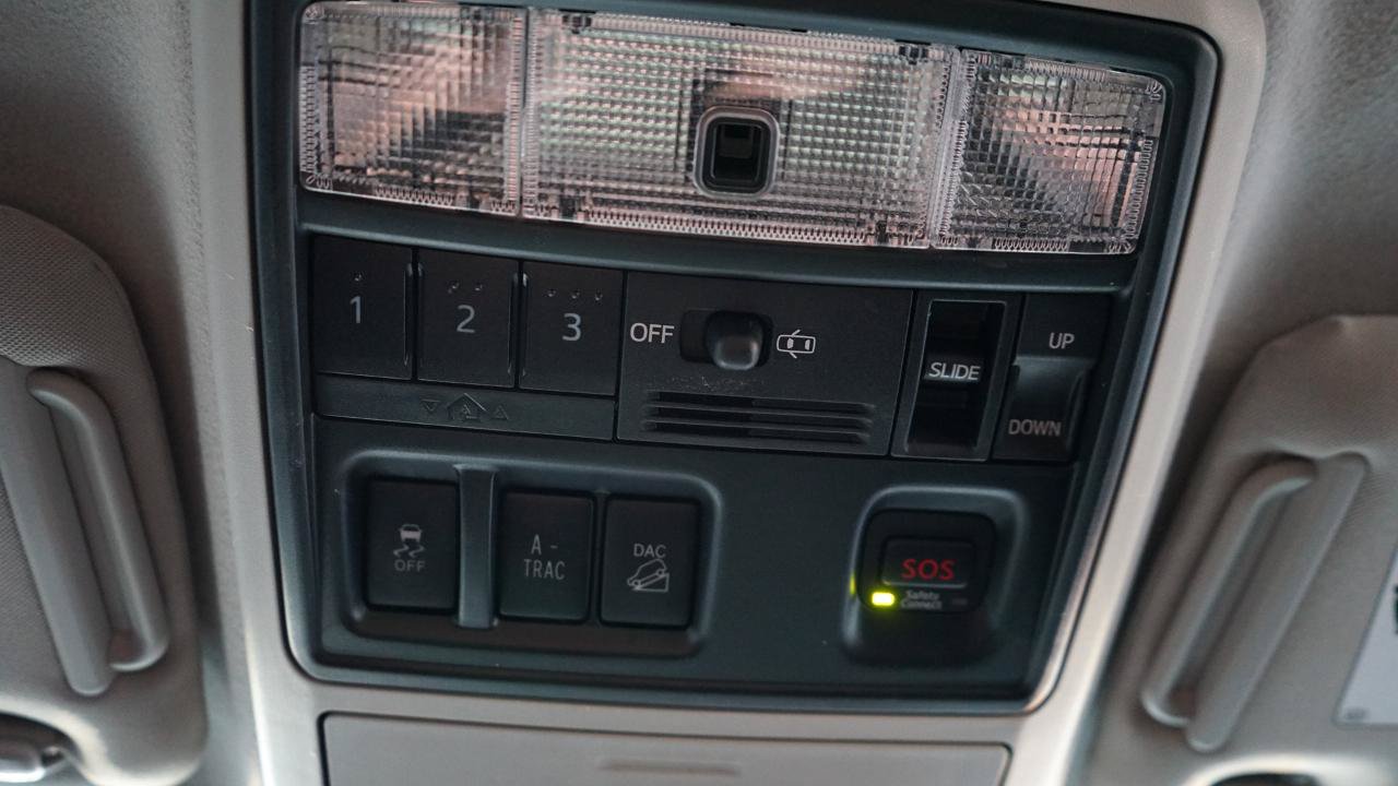 Used 2019 Toyota 4Runner Limited AWD/4WD image 18
