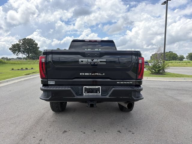 Used 2024 GMC Sierra 2500 Denali Ultimate AWD/4WD image 4
