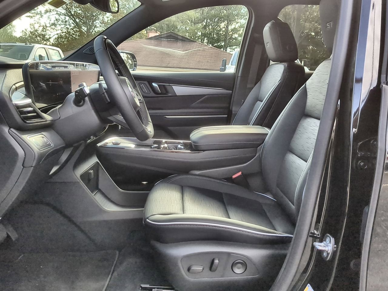 Used 2025 Buick Enclave Sport Touring w/ Super Cruise Package image 19