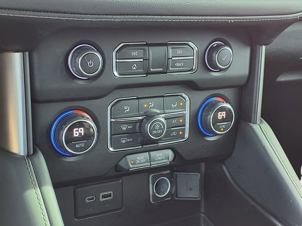 Used 2021 Chevrolet Suburban LS image 16