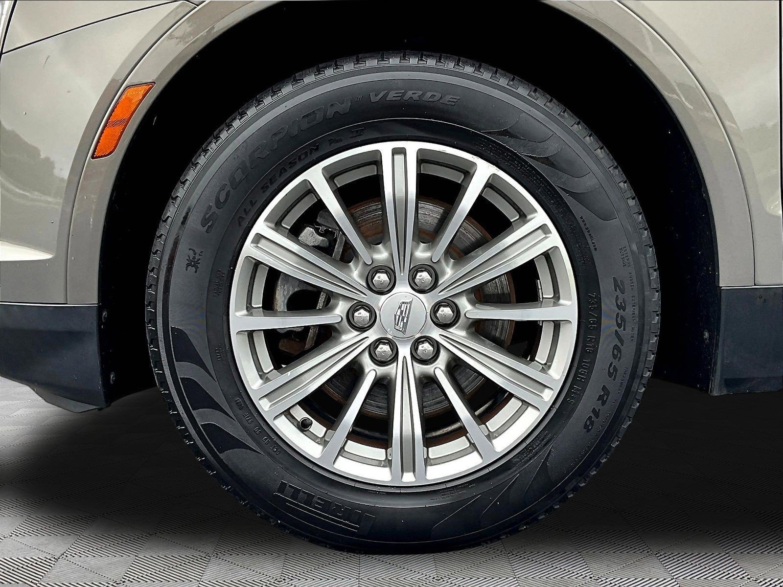 Used 2018 Cadillac XT5 Luxury w/ Driver Awareness Package FWD image 34