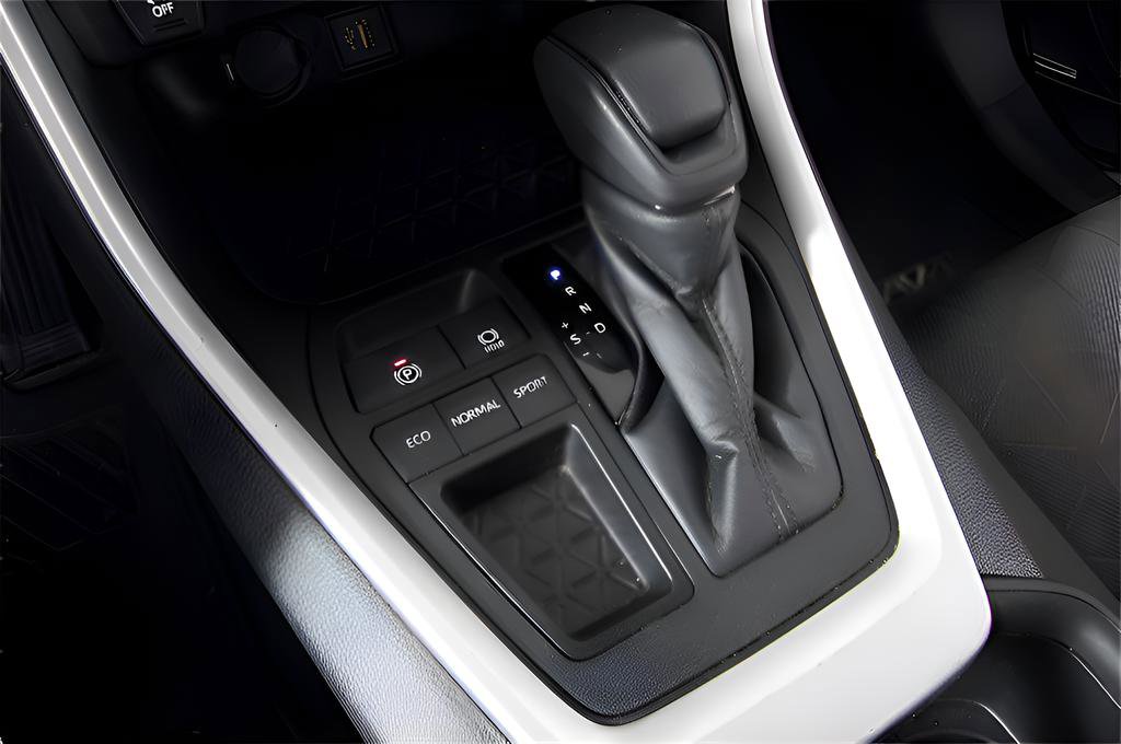 Used 2023 Toyota RAV4 XLE w/ Convenience Package image 27