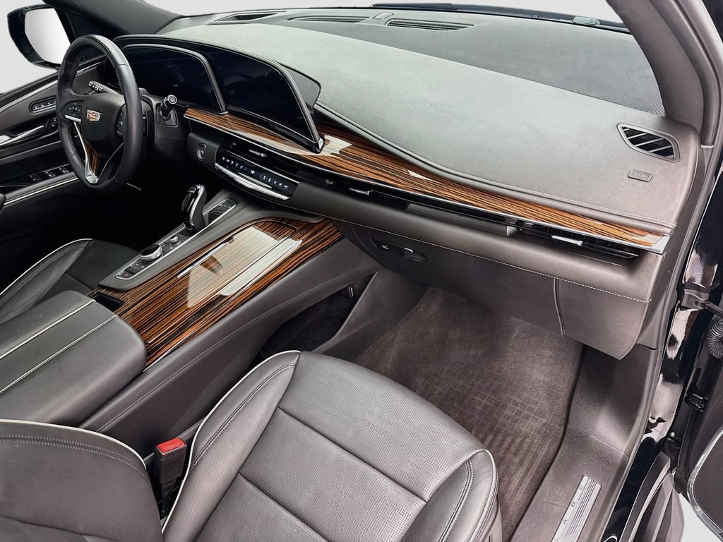 Used 2023 Cadillac Escalade Premium Luxury w/ LPO, Floor Liner Package AWD/4WD image 16