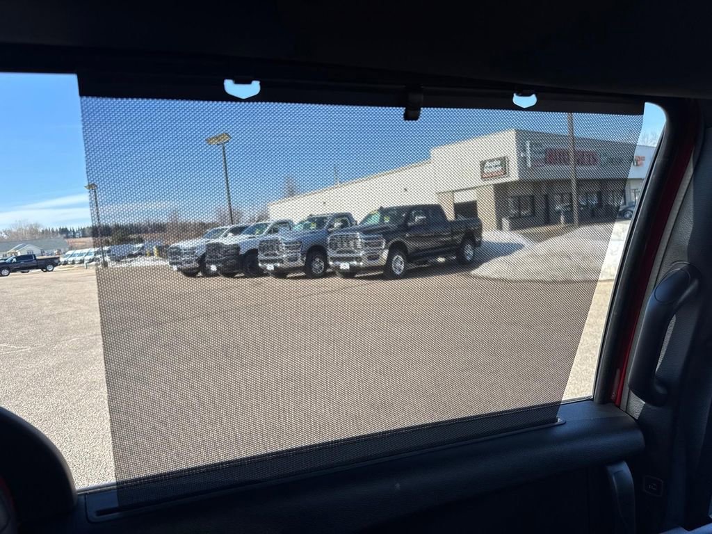 New 2026 Chrysler Pacifica Select AWD/4WD image 11