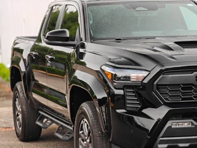 Used 2024 Toyota Tacoma TRD Sport w/ TRD Sport Upgrade Package AWD/4WD image 3