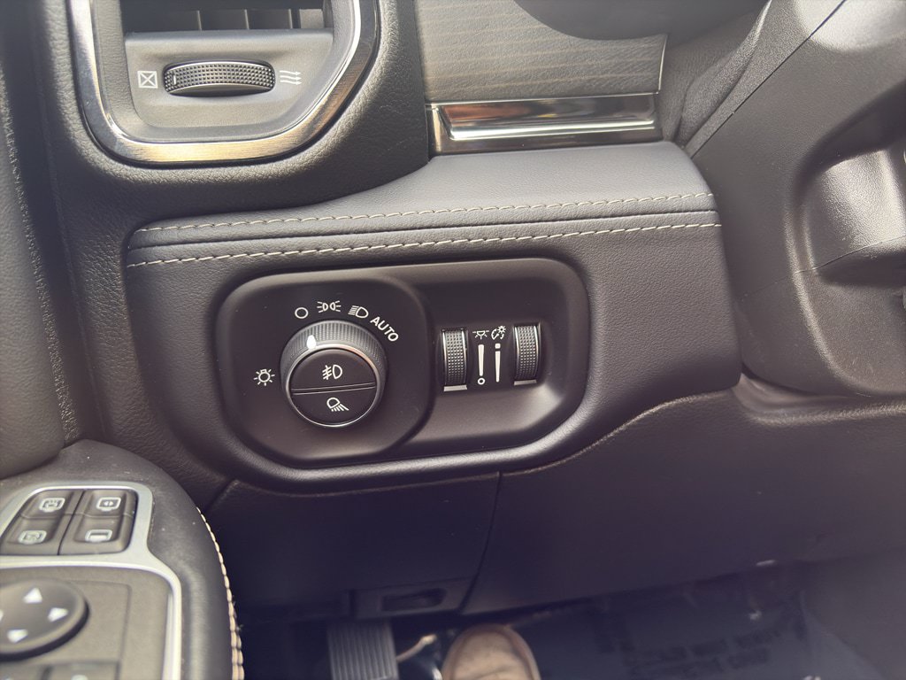 Used 2023 RAM 2500 Limited AWD/4WD image 10