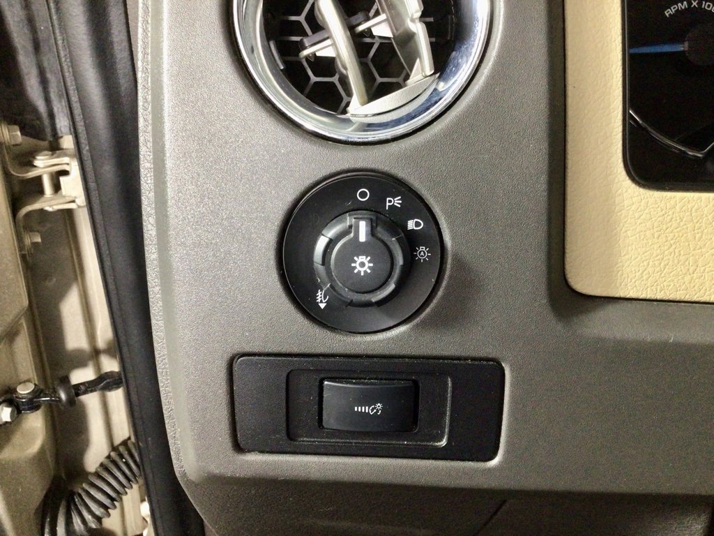 Used 2013 Ford F150 XLT w/ Mid Equipment Group image 16