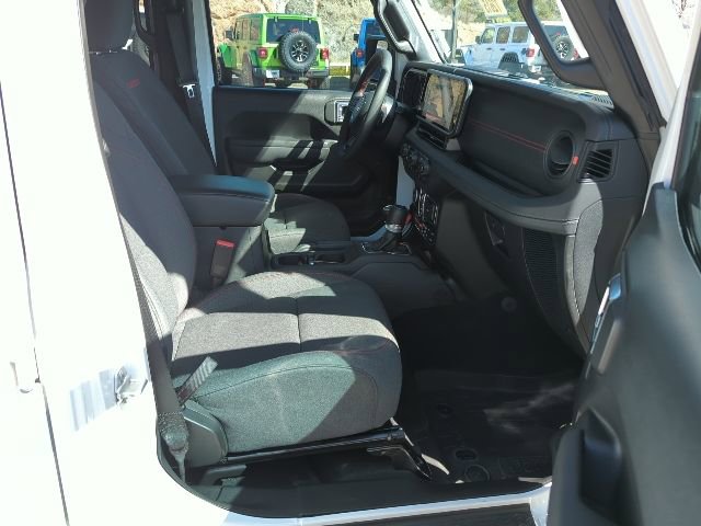 Certified 2024 Jeep Gladiator Rubicon w/ Technology Group image 19