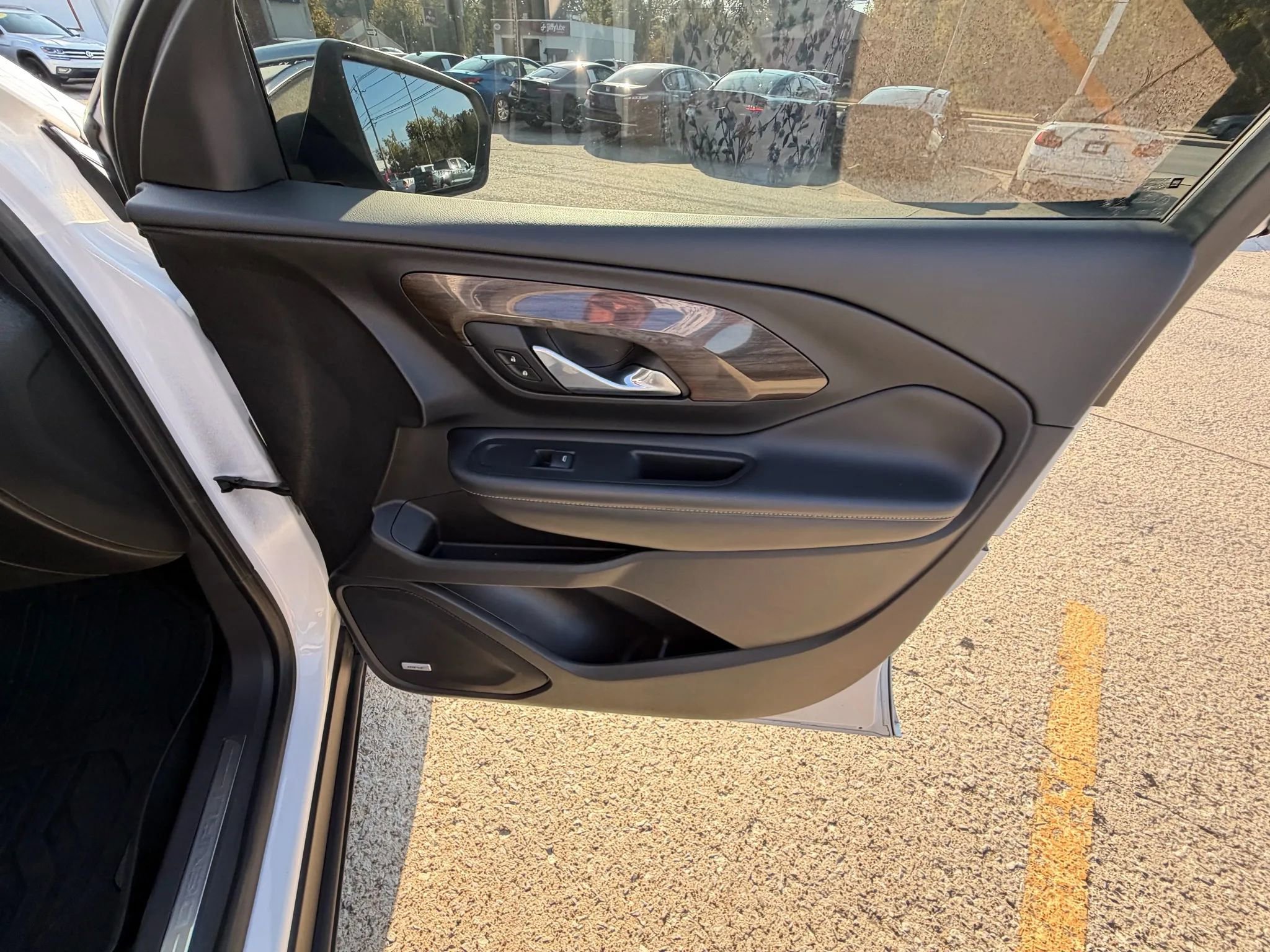 Used 2019 GMC Terrain Denali w/ Advanced Safety Package image 15
